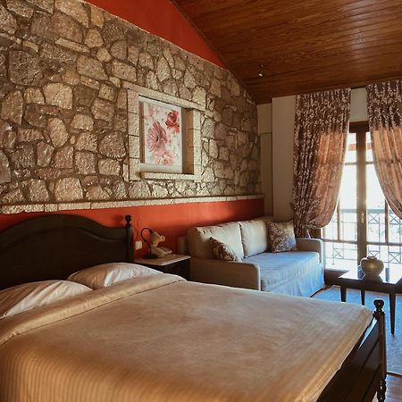 Hotel Kynaitha Калаврита Екстериор снимка
