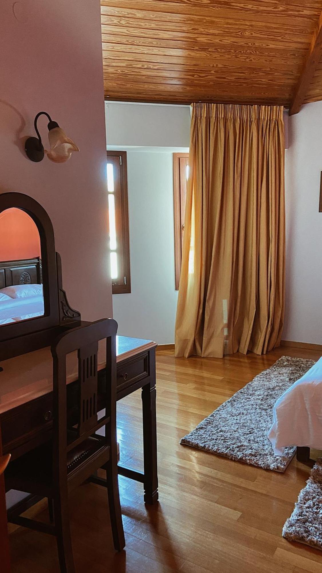 Hotel Kynaitha Калаврита Екстериор снимка