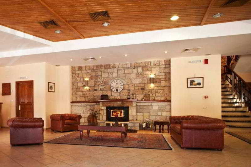 Hotel Kynaitha Калаврита Екстериор снимка