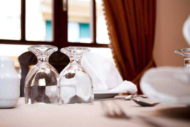 Hotel Kynaitha Калаврита Екстериор снимка