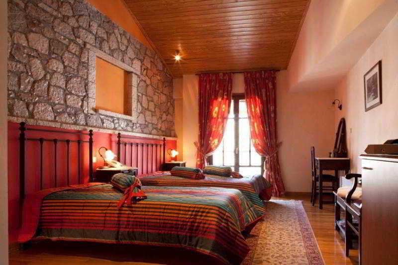 Hotel Kynaitha Калаврита Екстериор снимка
