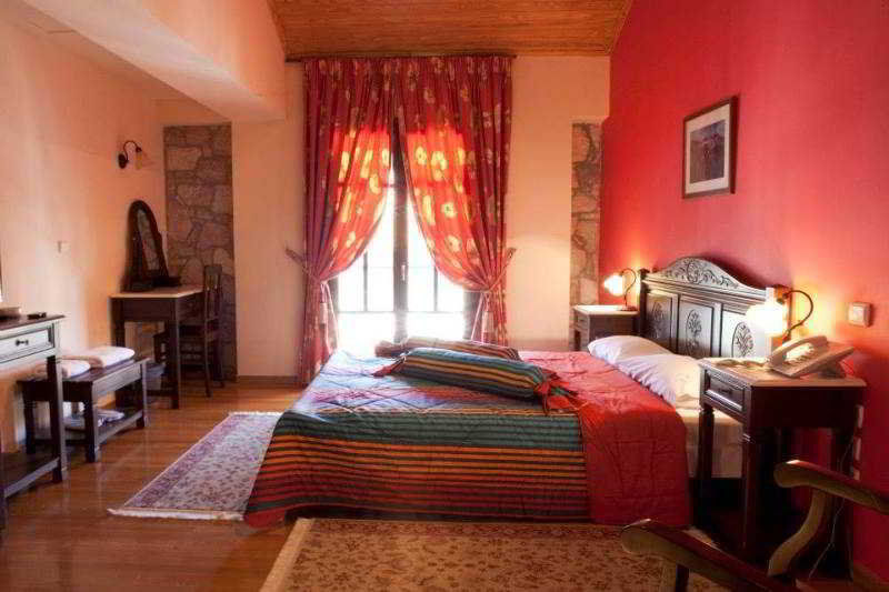 Hotel Kynaitha Калаврита Екстериор снимка