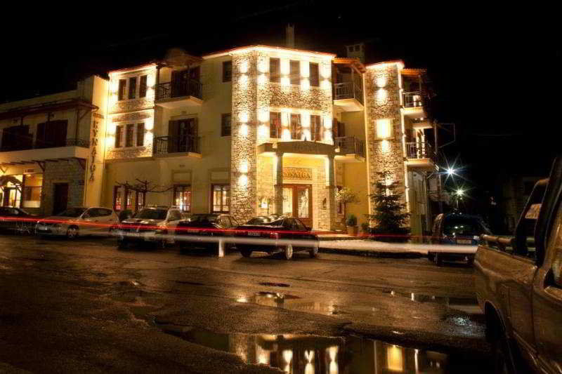Hotel Kynaitha Калаврита Екстериор снимка