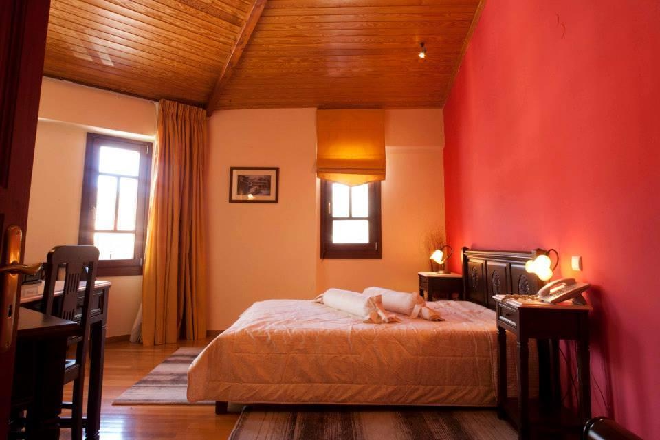 Hotel Kynaitha Калаврита Екстериор снимка
