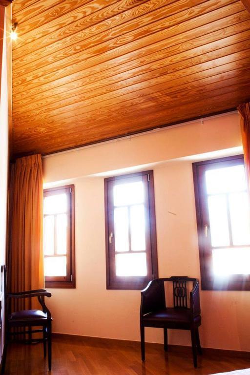 Hotel Kynaitha Калаврита Екстериор снимка